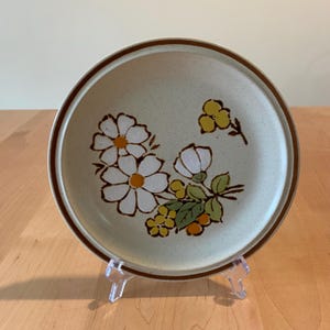 Floral Expressions Hearthside Stoneware - Summertime Print Bread Plate