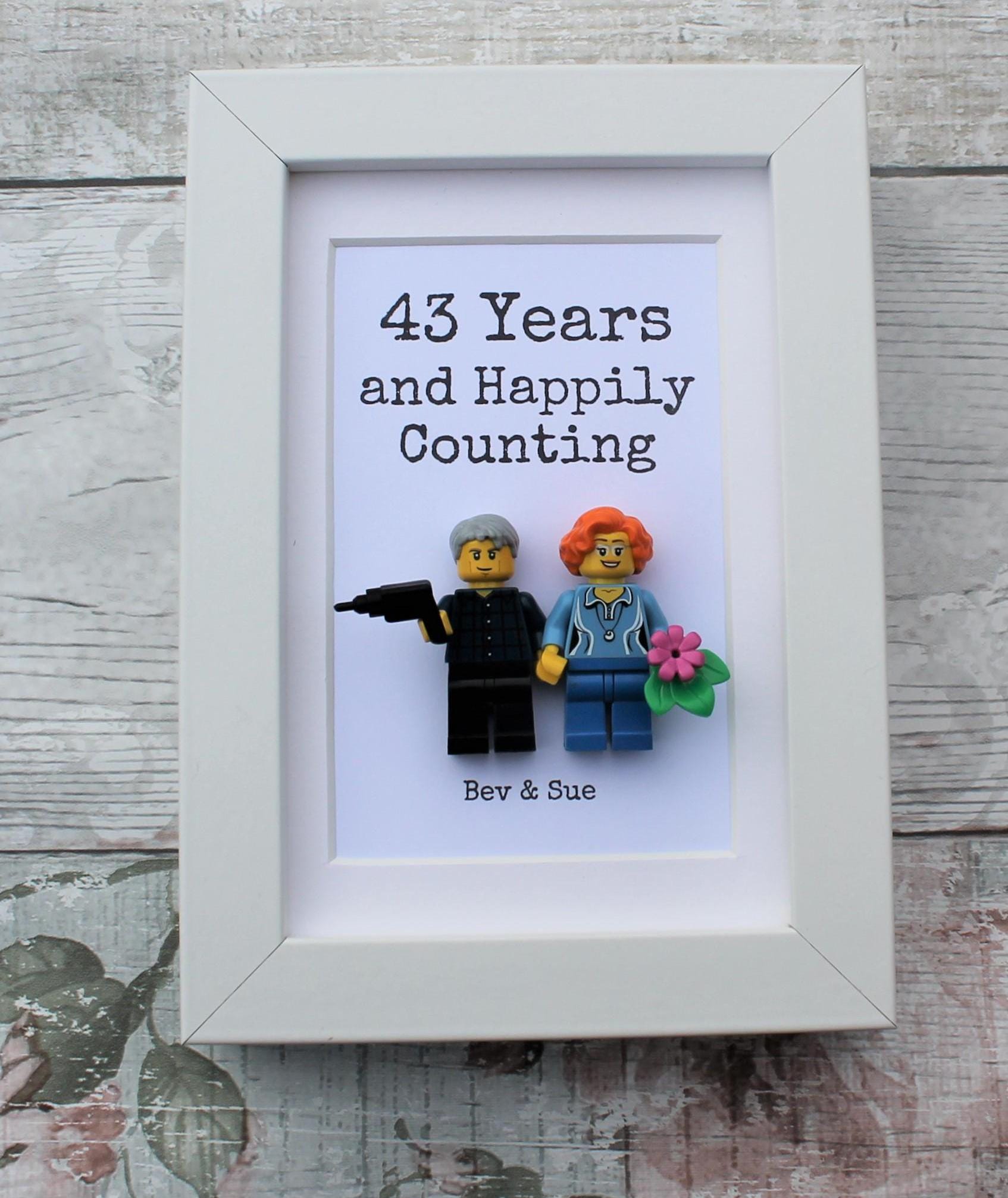 Shadow Box for Legos