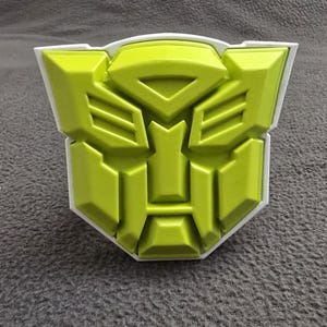 Autobot Emblem Fan Art – Transformers G1 Inspired 3D Printed | Resin Collectible with Pro Paint Finish Lime version