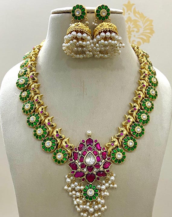 Preorder this Beauty - Royal Emerald Green Chakra Jadau Pure Kundan set/Indian Bridal Jewelry/Royal Wedding Jewelry/Jadau Kundan