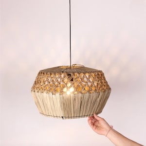 ボヘミアンシャンデリア バナナファイバーシャンデリア ボヘミアン照明 沿岸照明器具 ジュートフリンジ編みバスケットペンダントライト