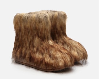 Botas de cano curto peludas feitas à mão para mulheres – Calçados de inverno estilosos – Botas de cano curto quentinhas – Forro de pele de carneiro aconchegante – Presente para ela – Sapatos de neve