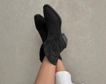 Black Suede Western Boots for Women, Faux Suede Cowboy Ankle Boots, Low Heel Pointed Toe Booties, Country Concert Shoes, Everyday Boots