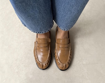 Camelbruine loafers voor dames, instappers van imitatieleer, ballerina's met plooien, minimalistische veganistische kantoorschoenen, antislip werkmocassins