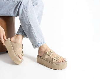 Beige suède plateausandalen, slippers met dubbele gesp voor dames, lichtgewicht dikke pantoffels met EVA-zool, hak van 5 cm comfortabele boho-muiltjes voor de zomer