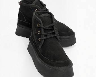 Botas de plataforma gruesas con forro de piel sintética, botines negros con cordones, zapatos de invierno estilo grunge Y2K, botines de nieve de gamuza vegana, zapatos góticos hechos a mano.