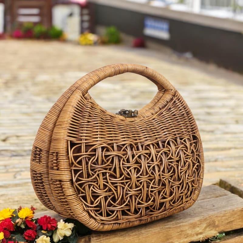 Handheld bamboo bag women's shoulder bag retro saddle bag