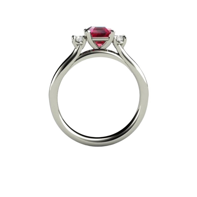 Drei Stein Rubin Verlobungsring Asscher Cut Rubin Ring 3 Stein mit Diamanten in Gold oder Platin Rot Edelstein Ring Juli Geburtsstein Bild 5