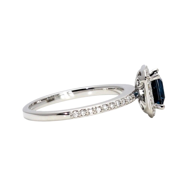 Anello di fidanzamento con topazio blu di Londra, set nuziale in oro massiccio 14K o 18K con diamanti taglio princess e contorno di diamanti, anello con gemma blu immagine 5