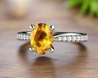 Anel de Noivado com Safira Amarela, Anel Solitário com Safira Amarela Oval e Diamantes em Ouro 14K com Gema Amarela