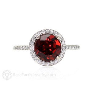 Rouge grenat bague diamant Halo bague de fiançailles bague Pierre de naissance janvier 14K ou or 18 carats bijoux de mariée sur mesure