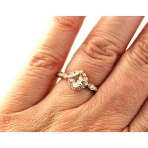 Asscher geslepen morganiet verlovingsring | Perzikroze vintage halo-ring | Diamanten geschulpte band van 14K of 18K goud of platina afbeelding 4