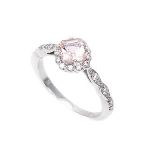 Asscher geslepen morganiet verlovingsring | Perzikroze vintage halo-ring | Diamanten geschulpte band van 14K of 18K goud of platina afbeelding 6