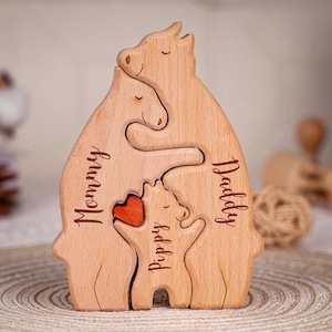 Personalized Wooden Bear Family Puzzle with Names – Custom Family Gift for Parents, Kids, Dad, Mum – Unique Animal Home Decor