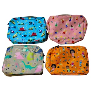 Bolsa de viaje para bebés y niños / Neceser colgante personalizado / Neceser para cosméticos / Neceser para bebés / Organizador de bolsos Kit de artículos de tocador para bebés. Personalización.