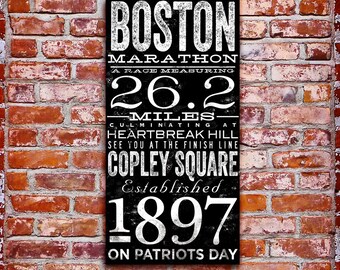 Obra tipográfica original del maratón de Boston de Stephen Fowler sobre lienzo envuelto en galería