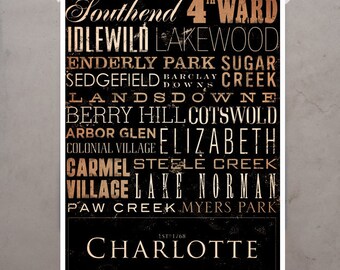 Peut inclure: Impression typographique noire et dorée avec le texte "Southend 4th Ward" et une liste de noms de quartiers à Charlotte, en Caroline du Nord. Le texte "EST 1/68" et "CHARLOTTE" sont également inclus.