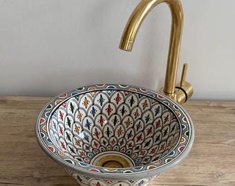 Céramique sinks is handcrafted from Moroccan pottery with colorful artisanal accessories and is 100% guaranteed.