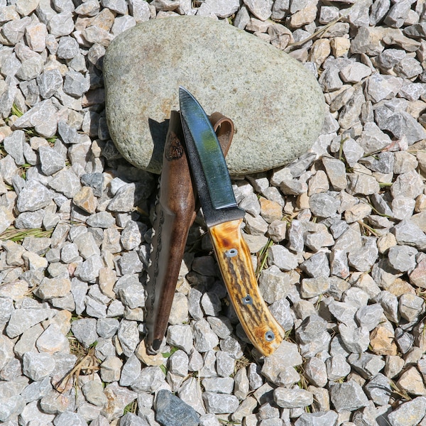 Cuchillo de caza Bush-Craft, funda de cuero, mango de asta de ciervo, cuchillo de camping, acero inoxidable N690, hoja afilada, regalo para exteriores.