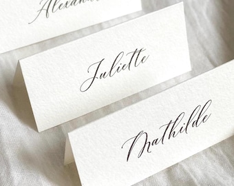 Marque place chevalet calligraphie personnalisable, Prénoms invités, Décoration de table mariage, baptême, anniversaire, baby shower