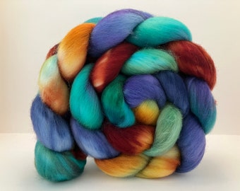 Top peinado Superwash Merino teñido a mano • 4.1oz • HIPPIE COMPLICADO