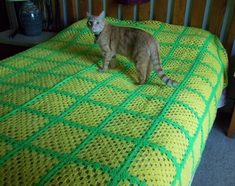 Vintage GRanny Square Bedspread, Twin Double Queen, Sunny Yellow and Spring Green, kitty not included