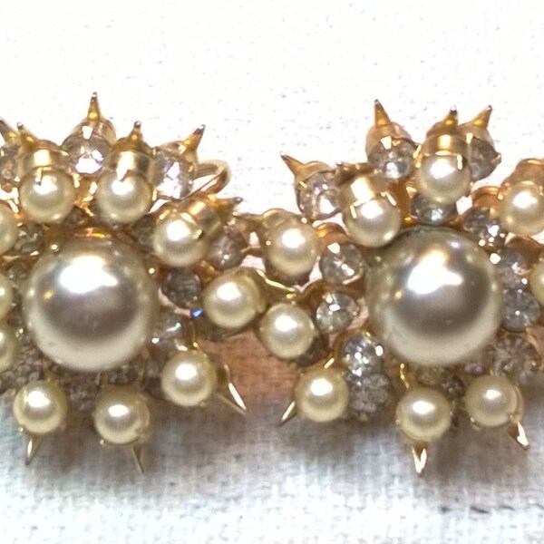 Coro Starburst Cocktail Earrings 1060s Cocktail, Fab look , great for Holiday Accessorizing