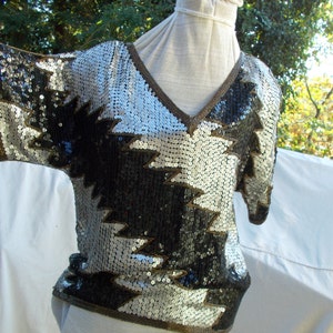 Silver Black n Gold Sequin Top vintage India Import Flash Deco Feel approx sz 32 34 36 bust
