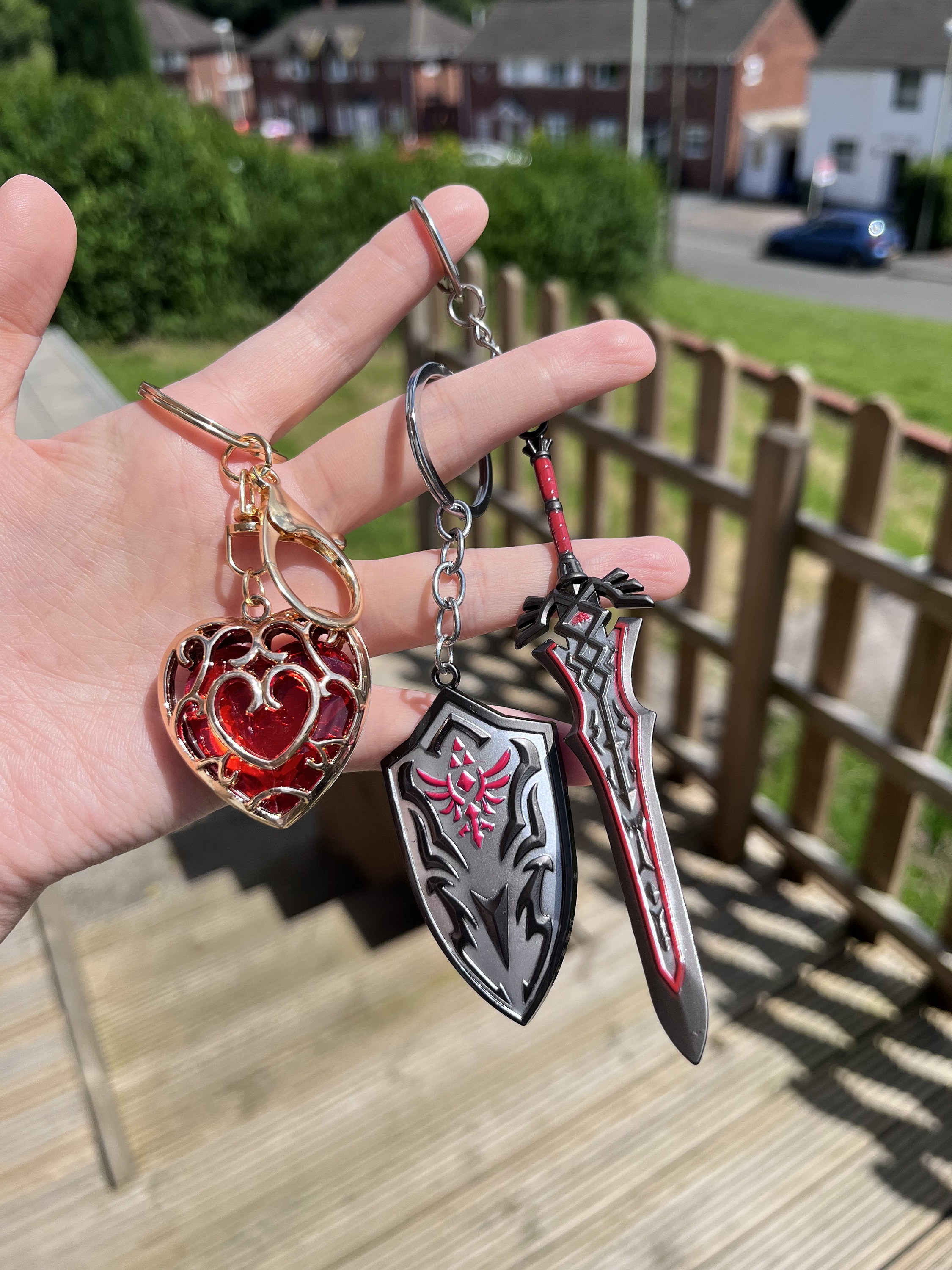 The legend of Zelda heart keychain, heart container, Royal Claymore, Royal Shield