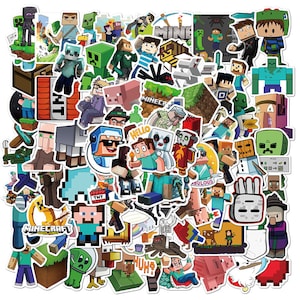 Op de afbeelding: Een verzameling kleurrijke Minecraft-stickers met verschillende personages, wezens en game-elementen. De stickers bevatten Steve, zombies, creepers en andere iconische gamefiguren. Sommige stickers bevatten tekst zoals "Minecraft" en "Hello".