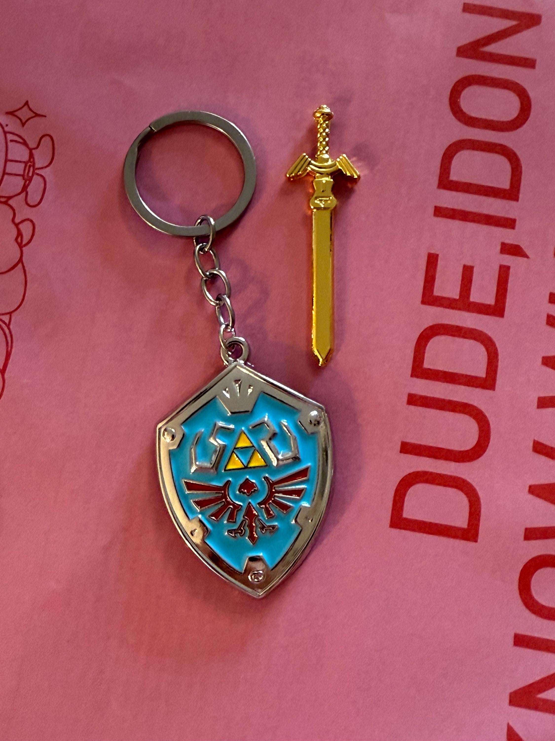 The legend of Zelda heart keychain, heart container, Royal Claymore, Royal Shield