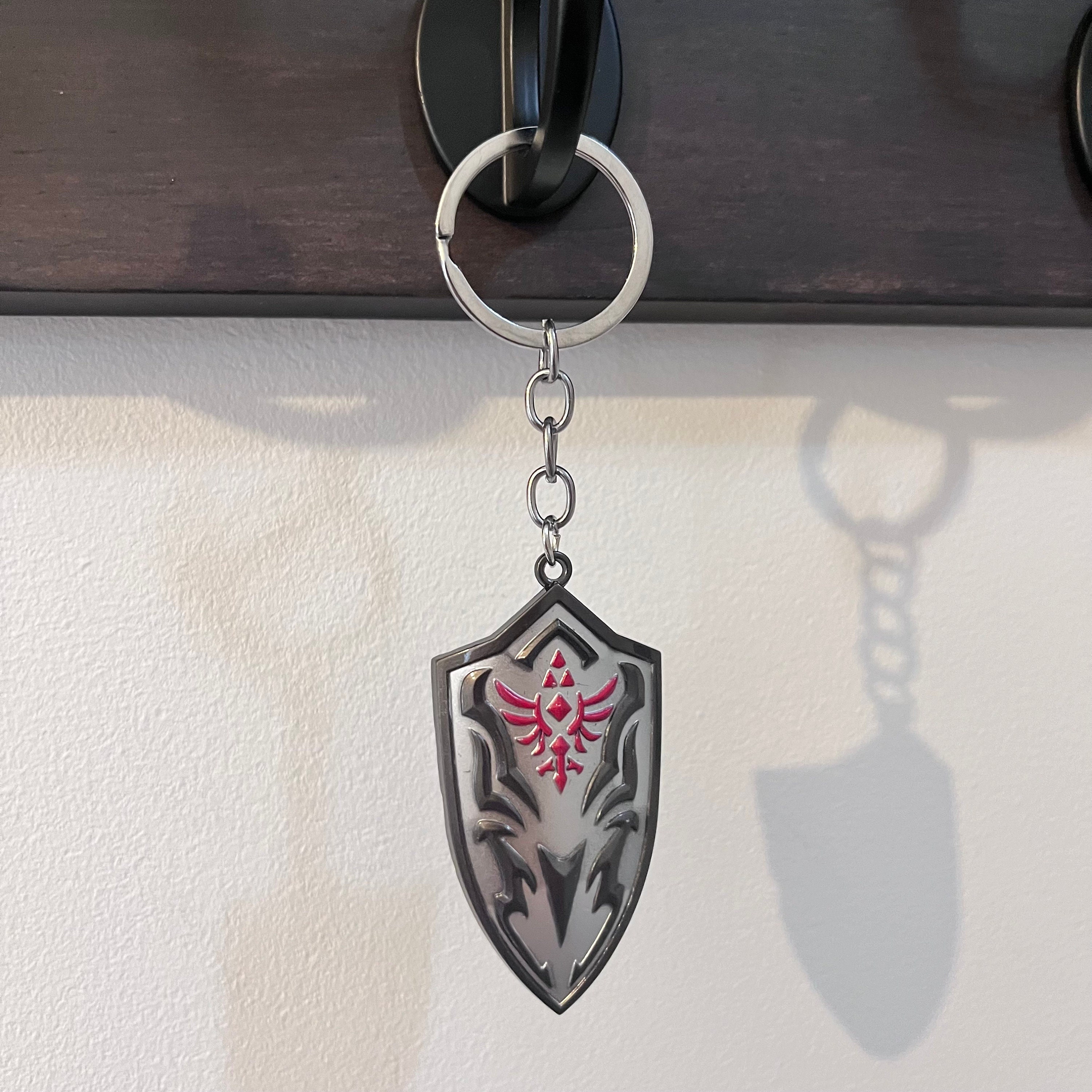 The legend of Zelda heart keychain, heart container, Royal Claymore, Royal Shield