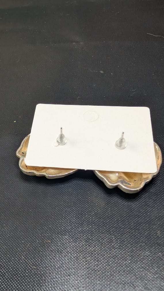 Elephant head stud earrings - image 9