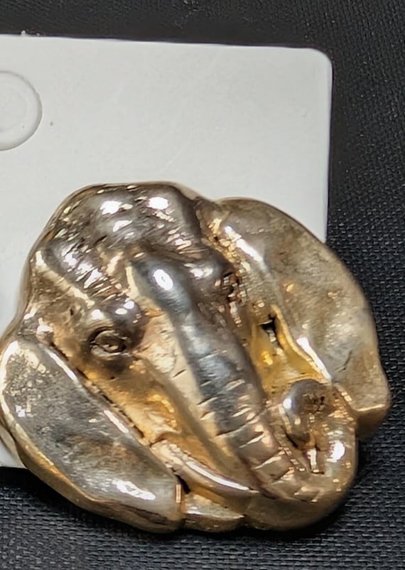 Elephant head stud earrings - image 6