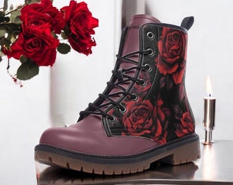 Śliwkowo-czarne romantyczne buty gotyckie | Gotyckie wegańskie botki bojowe z czerwonymi różami | Buty z ciemnym kwiatowym nadrukiem | Obuwie w stylu wiktoriańskiego punk rocka