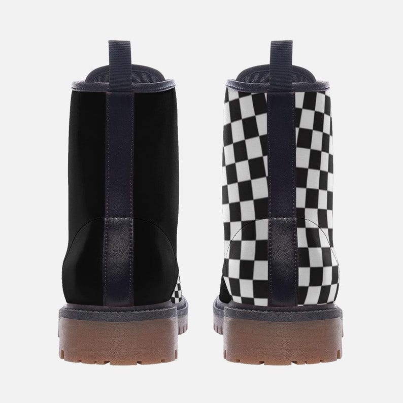 Zwart-wit geruite veganistische combatlaarzen, grunge ska schoenen uit de jaren 90, tweekleurige schoenen, pop punk emo gothic alternatieve mode schoenen afbeelding 6