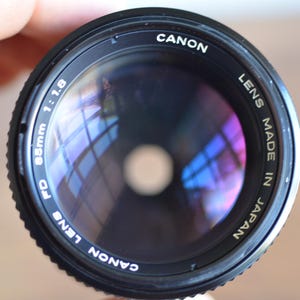 Canon FD 85mm f/1.8 Portrait Lens Superb Condition w/ Hood in Box