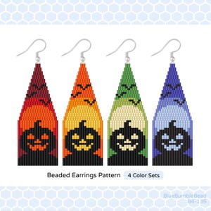Peut inclure: Quatre modèles de boucles d'oreilles perlées sur le thème d'Halloween. Chaque boucle d'oreille présente un motif de citrouille noire. Les boucles d'oreilles sont dans des tons de rouge, orange, vert et bleu. Le texte "Beaded Earrings Pattern 4 Color Sets" est en dessous.