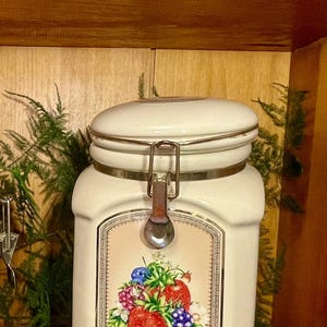 Vintage Knott's Berry Farm Ceramic Canister: Gold Trim Berry Design