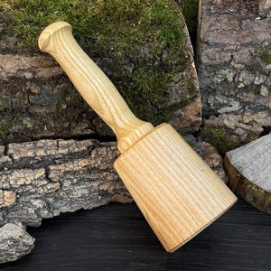 Small Wooden Mallet. Ash Wood Joiner’s Mallet. Handmade Hand Tool for Carving Chisels & Woodworking. Well-Balanced Mallet for Carpentry.