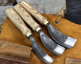 Hand-Forged Bent Gouges. Carbon Steel Blades. Ash Wood Handles. Spoon & Bowl Gouges with Leather Roll. Wood Carving Tools. Beginners Gouges