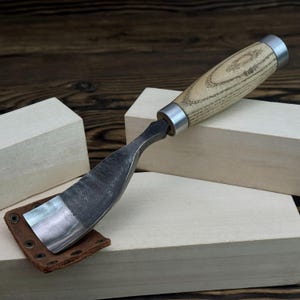 Hand-Forged Bent Gouge. 52100 Carbon Steel Blade. Ash Handle. Curved Carving Chisel for Spoons and Bowls. Beginner’s Tool. Gift for Him.