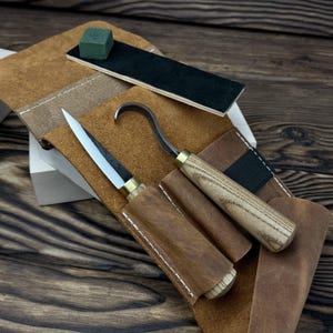 Hand-Forged Detail Carving Knife Set 2-Piece. Wood Carving Tools. Carbon Steel Blades. Ash Handles. Kit with Leather Sheath. Woodworker Gift