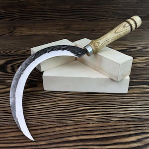 Hand-Forged Garden Sickle with Sheath. Harvesting Tool. Carbon Steel Blade. Ergonomic Handle. Herbalism and Gardening Tool. Gift for Mum.