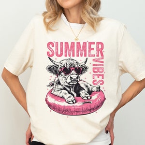 Sommer Vibes Shirt, Highland Kuh Shirt, lustiges Strand Shirt, Western Sommerferien Shirt, Retro Sommer Shirt, Hallo Sommer Shirt