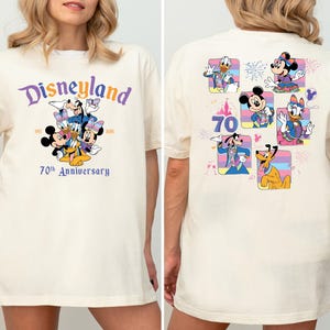 Camiseta del 70.º aniversario, camiseta de celebración de Mickey (1955-2026), camiseta del viaje de aniversario a Mickey Land, camiseta de regalo para fans de 2026.
