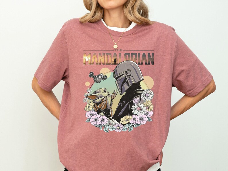 Disney Mandalorian Baby Yoda Floral Shirt, Star Wars Grogu Shirt, Dies ist der Weg Shirt, Galaxy's Edge Shirt, Disneyland Urlaub Shirt Bild 4