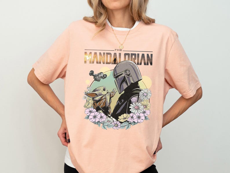 Disney Mandalorian Baby Yoda Floral Shirt, Star Wars Grogu Shirt, Dies ist der Weg Shirt, Galaxy's Edge Shirt, Disneyland Urlaub Shirt Bild 5
