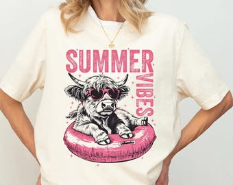 Summer Vibes Cow Shirt, Funny Beach T-shirt, Cute Farm Animal Tee, Highland Cow Sweatshirt, Beach Trip Crewneck, Summer Vacation Hoodie