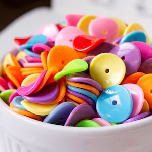 15x5mm Wavy Disc Beads in Colorful Acrylic, Fun Mix of Nesting Beads, Lightweight with Large Holes for Easy Stringing